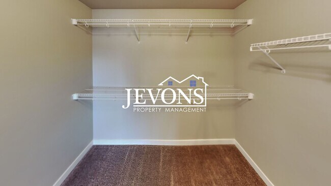 Building Photo - $500 Off on the First Month!! Enchanting 2020-built single-family home in Yakima