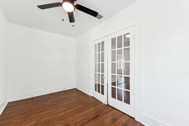 Building Photo - 5632 Willis Ave