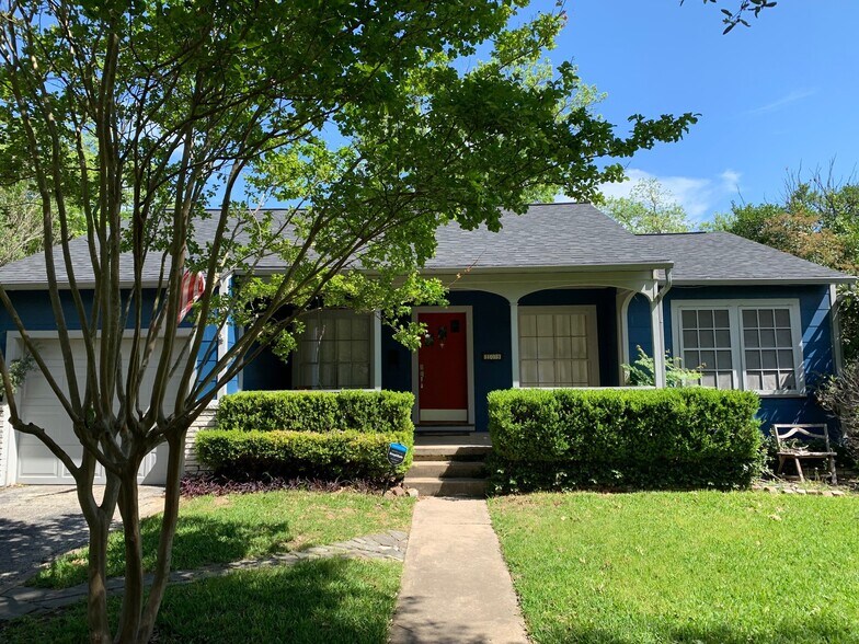 Great curb appeal - 309 Irvington Dr