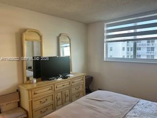 Building Photo - 345 Ocean Dr