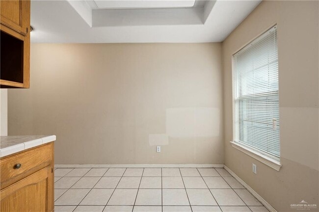 Building Photo - 18 Delma St