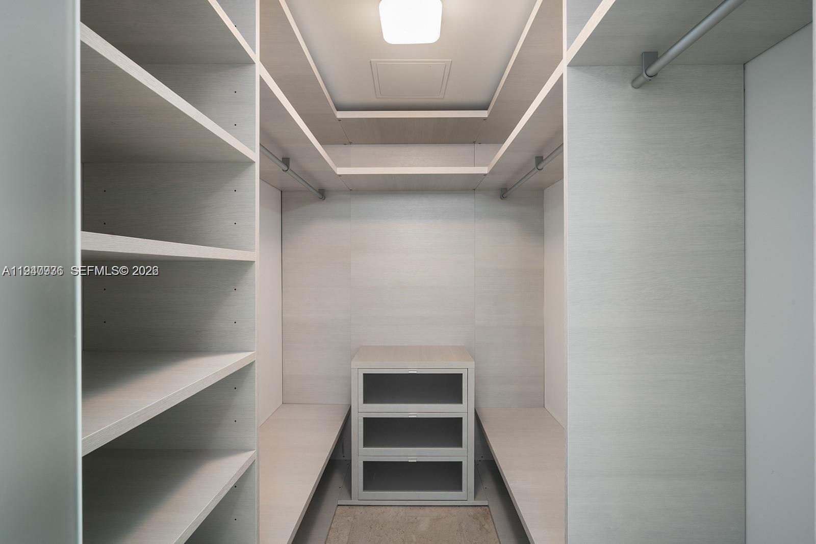 Building Photo - 68 SE 6th St