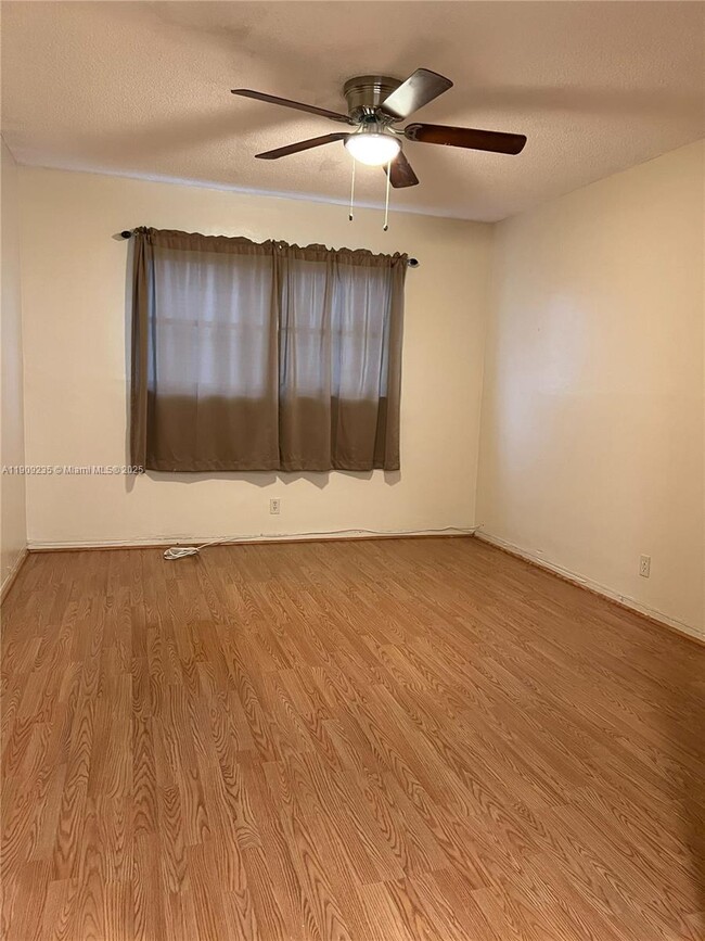 Building Photo - 1521 NW 43rd Ave