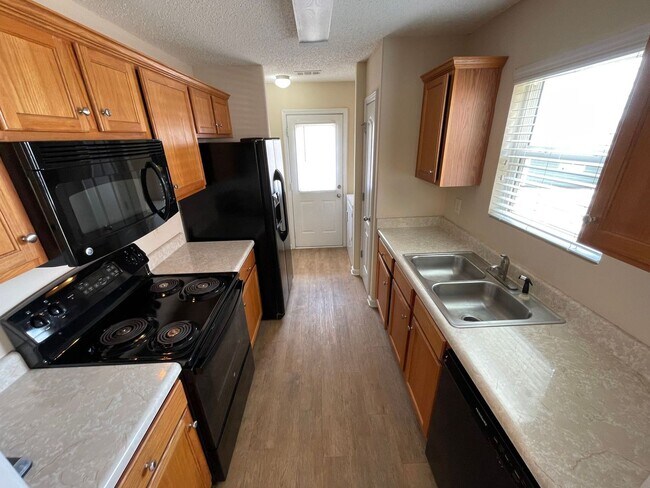 Building Photo - BRIDGEWATER HOME! PRE-LEASING FOR AUGUST 1 2026! 1/2 Off Deposit for a limited time!