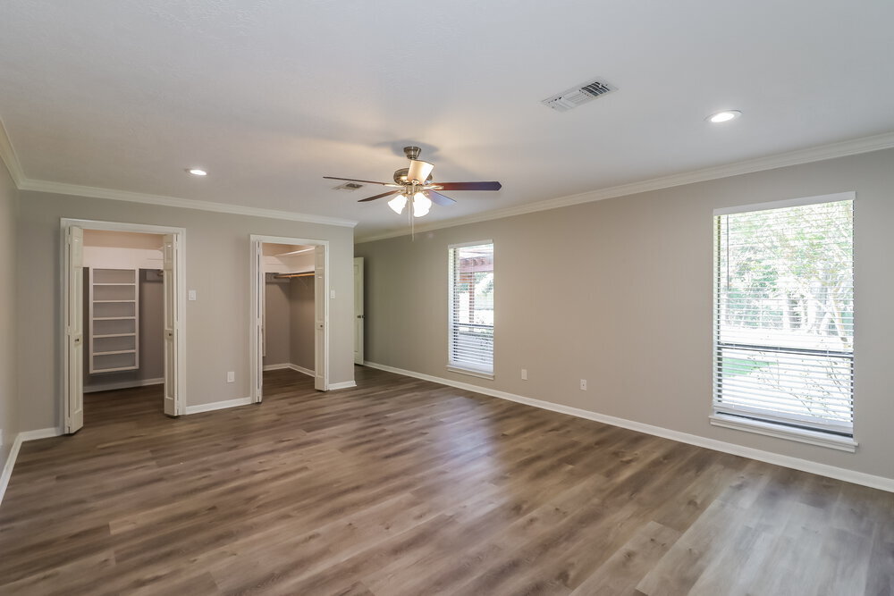 Building Photo - 928 Victoria Dr