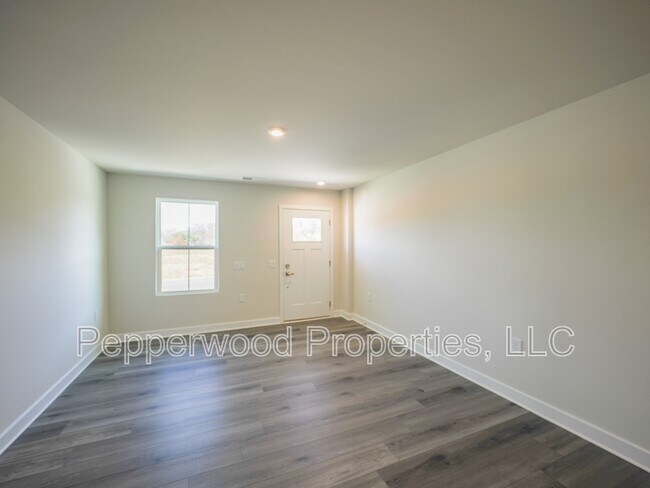 Building Photo - 4555 Duparc Way