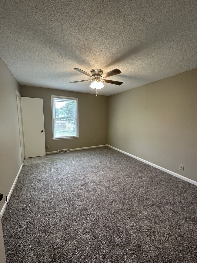 Building Photo - 709 R S Bradley Blvd