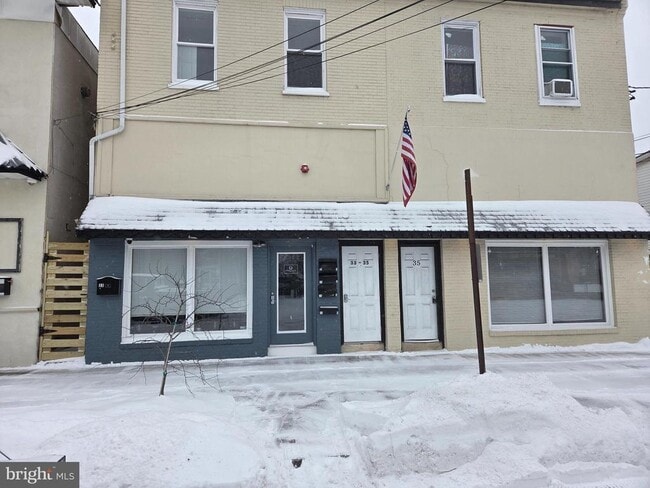 Building Photo - 33 Mill St