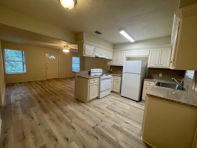 Building Photo - 14745 Liberty St