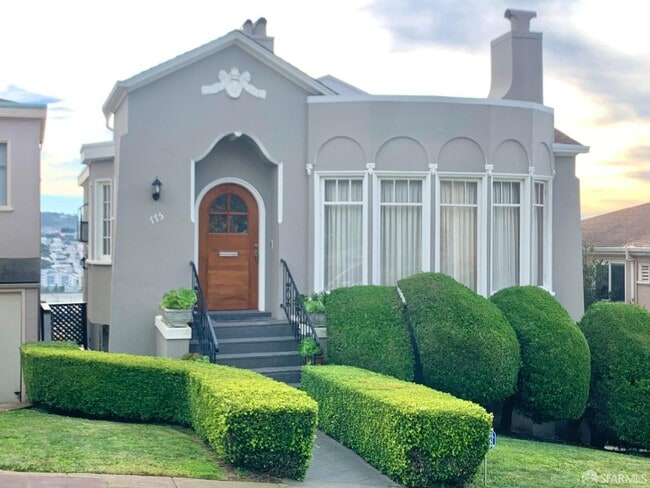 Primary Photo - 775 Mangels Ave