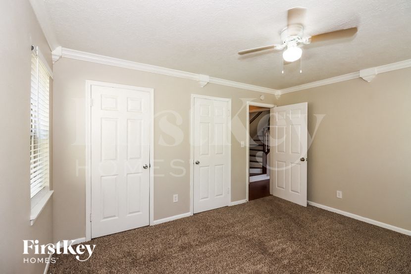 Building Photo - 307 Coronation Dr