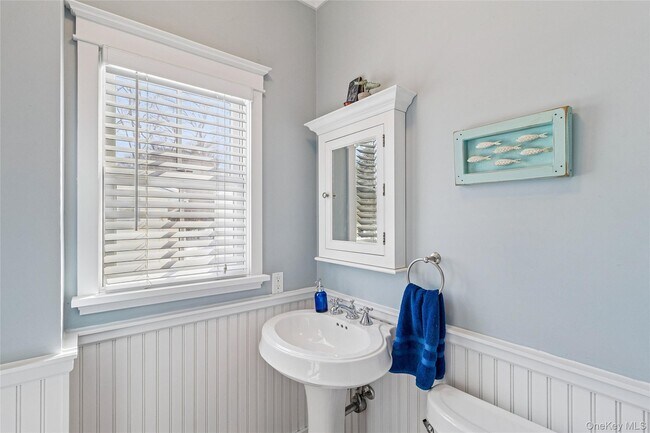 Building Photo - 38 Baycrest Ave