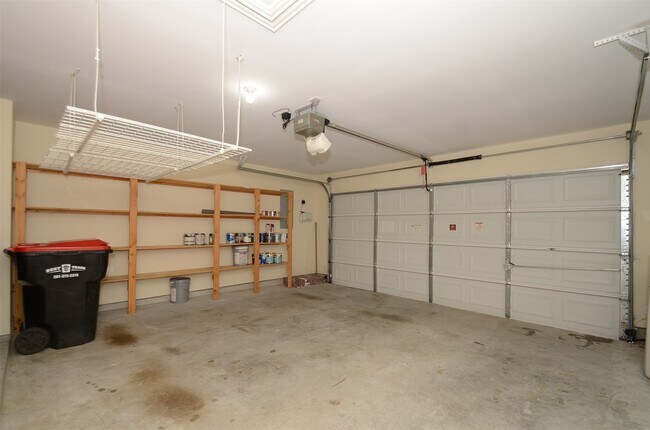 Building Photo - 23207 Dewflower Dr