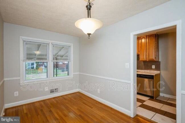 Building Photo - 2110 Coralthorn Rd