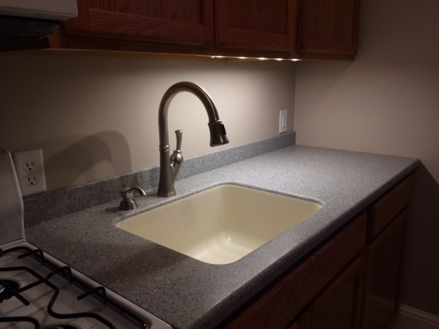 Building Photo - 346 College Ave