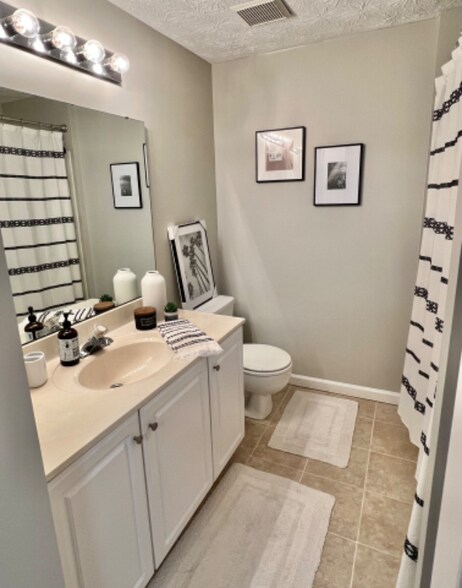 Building Photo - 7821 Edmunds Way