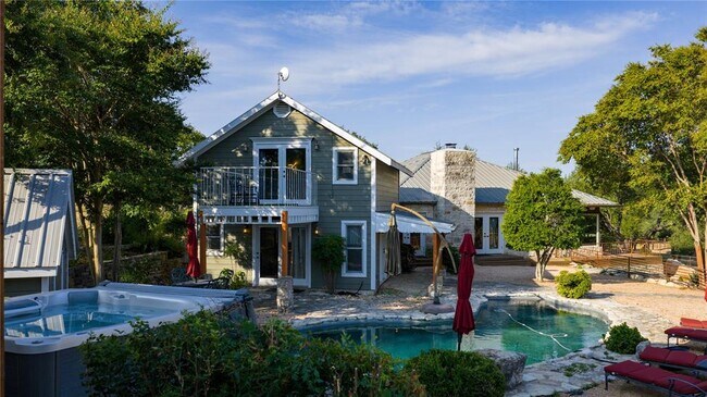 Building Photo - 0 Rainbows End Rd