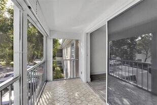 Building Photo - 6413 Bay Club Dr