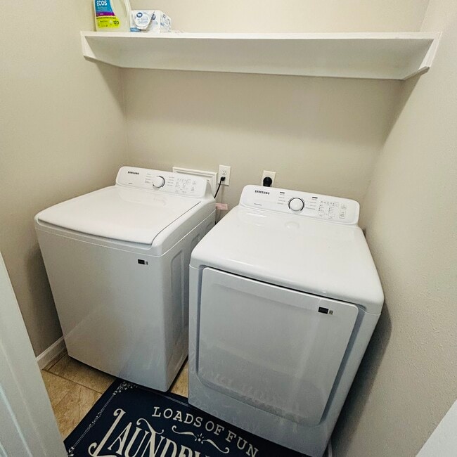 Building Photo - 718 Pine Lodge Dr