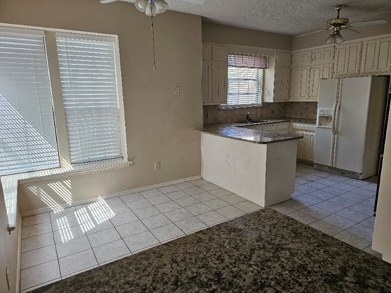 Building Photo - 2712 Powderhorn Dr