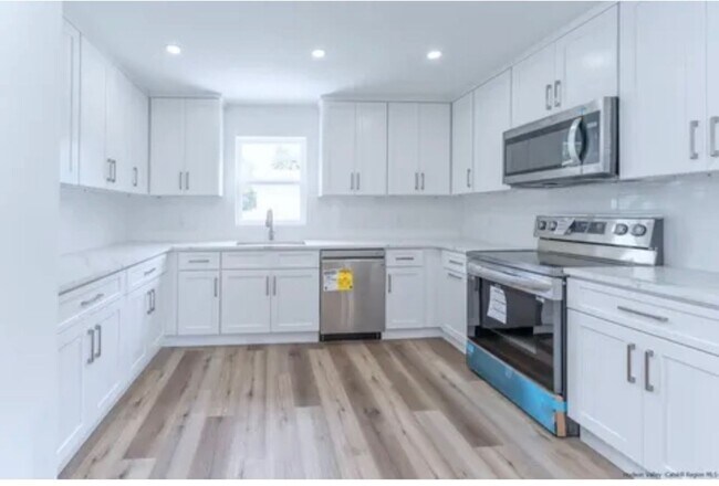 Building Photo - 520 Delaware Ave