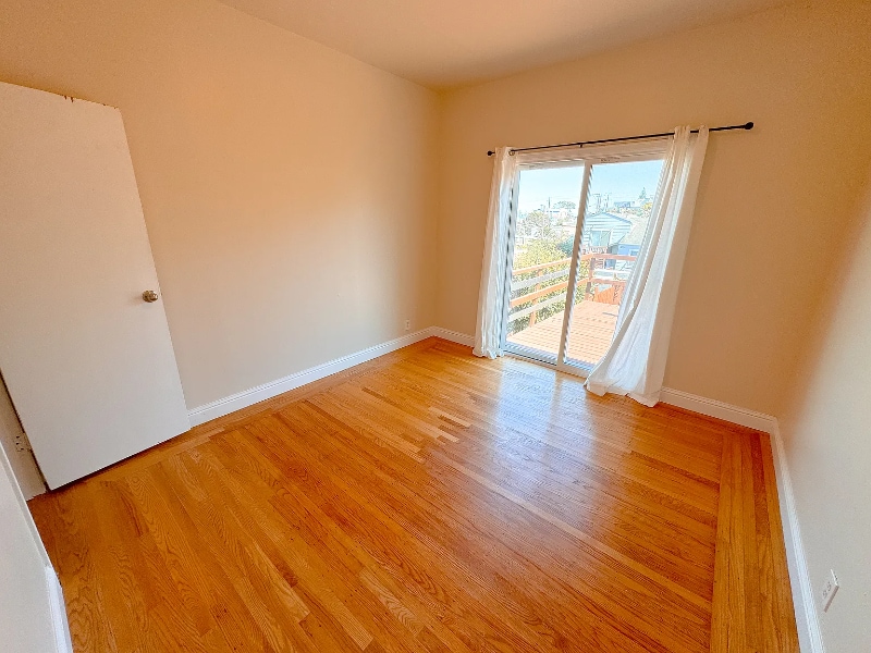 Building Photo - 472 Ramsell St