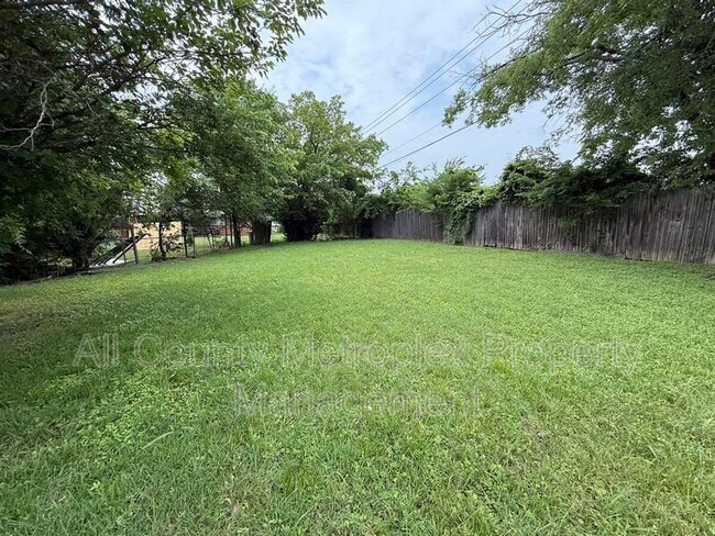 Building Photo - 3400 Chatham Ct