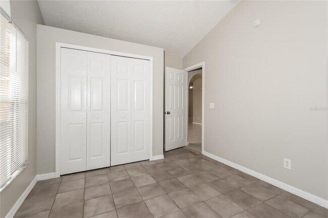 Building Photo - 4031 Claremont Dr