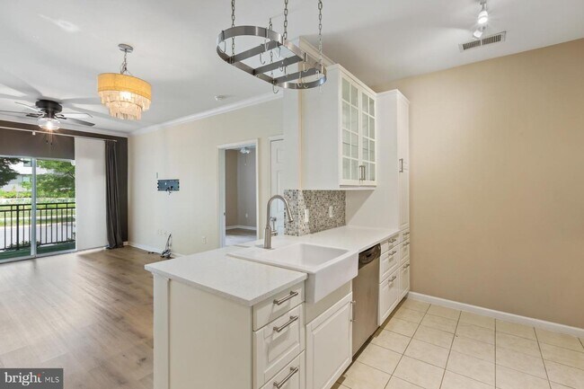 Building Photo - 12945 Centre Park Cir