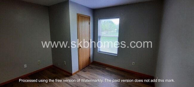 Building Photo - 207 N Northcutt Ave