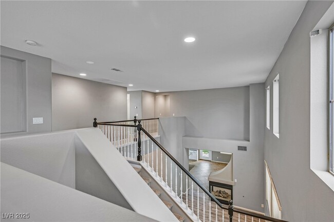 Building Photo - 663 Homewillow Ave