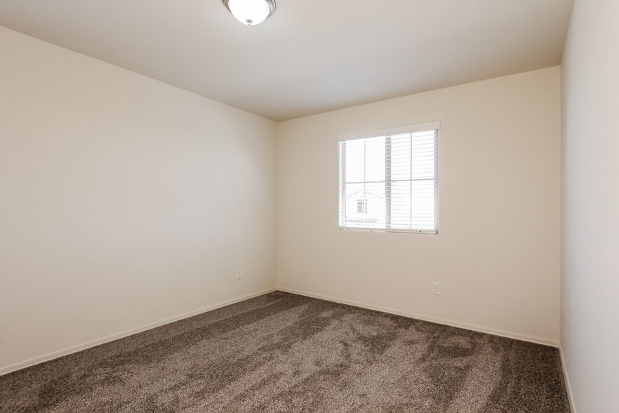 Building Photo - 24398 W Flores Dr