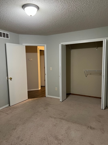 Building Photo - 9934 E Kinkaid Cir