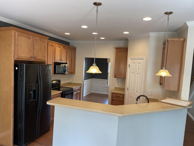 Building Photo - 2600 Taton Ct