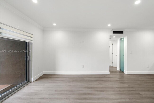 Building Photo - 9405 SW 76th St