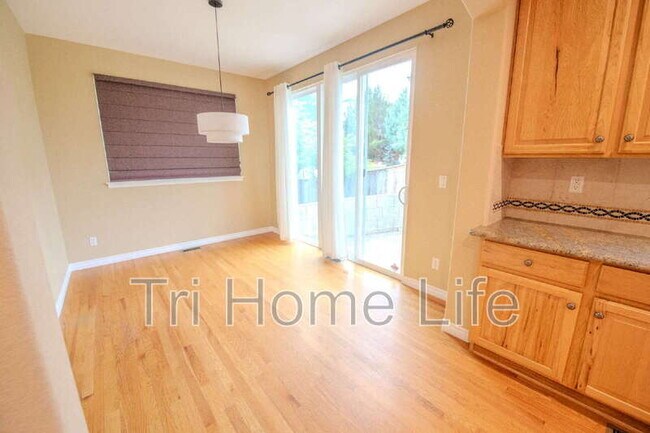 Building Photo - 11033 Grayledge Cir