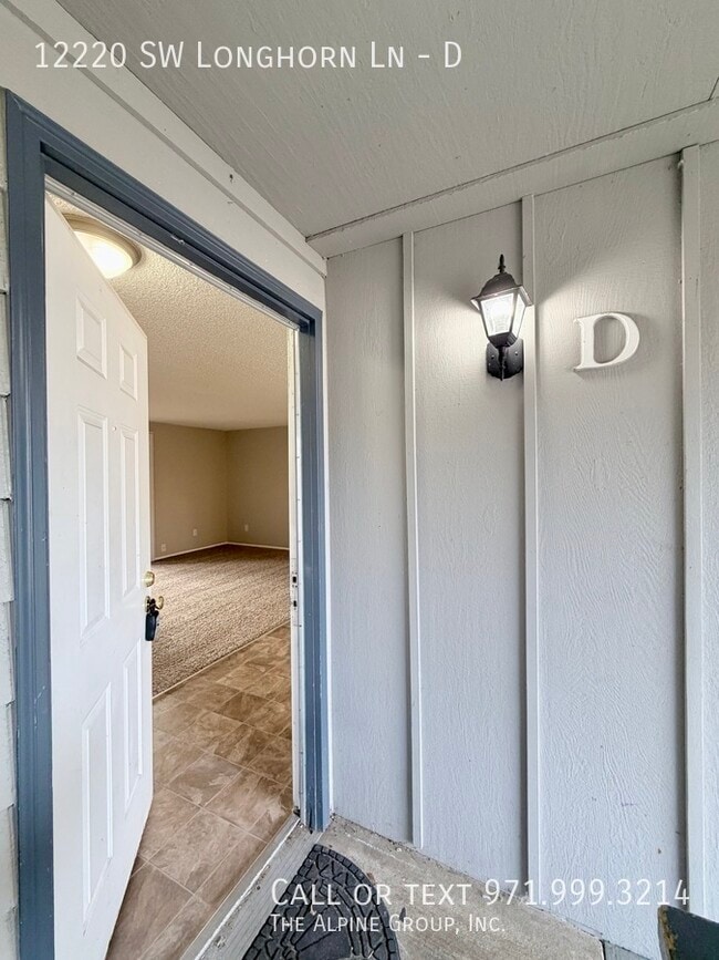 Building Photo - 12220 SW Longhorn Ln