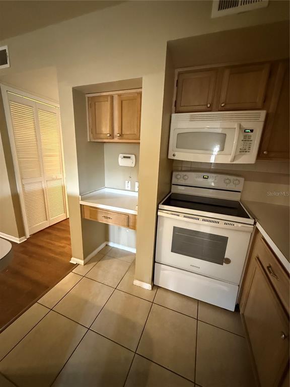 Building Photo - 494 N Pin Oak Pl