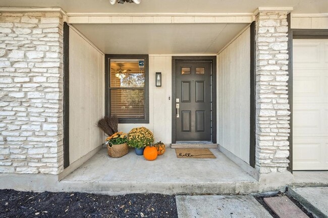 Building Photo - 8405 Loralinda Dr