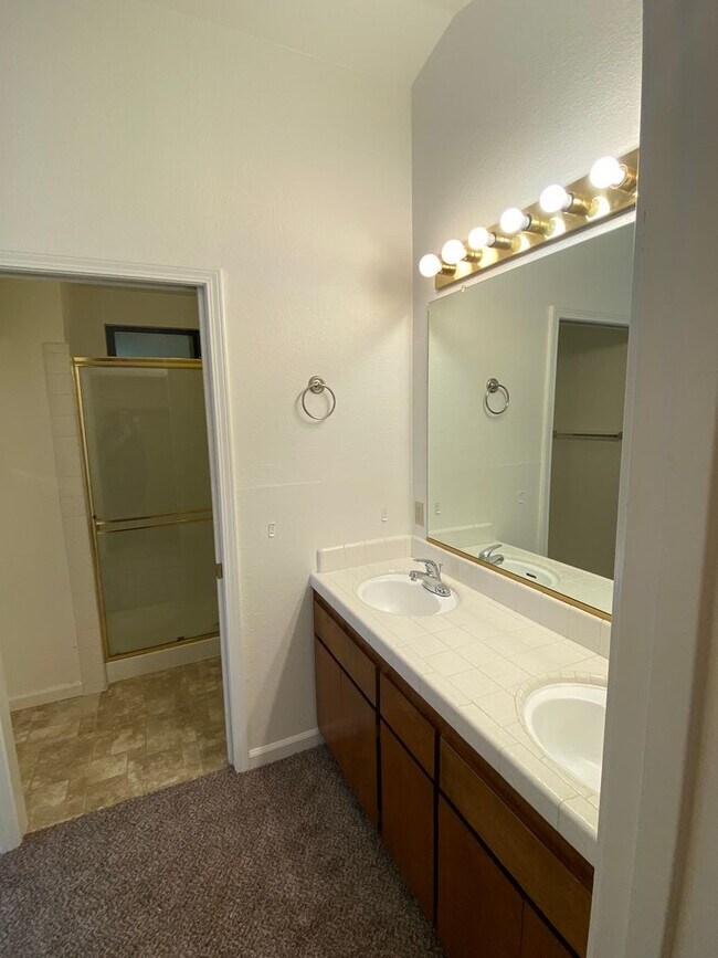 Building Photo - Cypress Hills Home