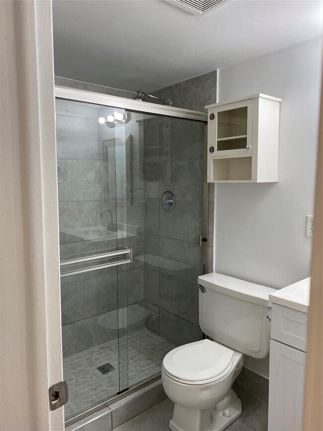 Building Photo - 4502 N Federal Hwy