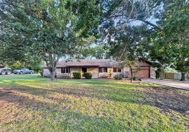 Building Photo - 501 Ridge Dr