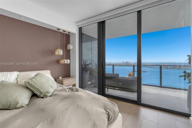 Building Photo - 650 NE 32nd St