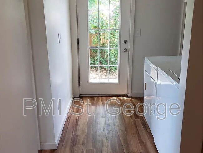 Building Photo - 418 S 100 E