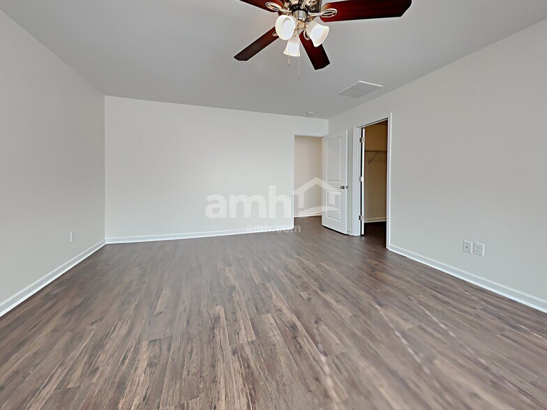 Building Photo - 138 Blackwater Way