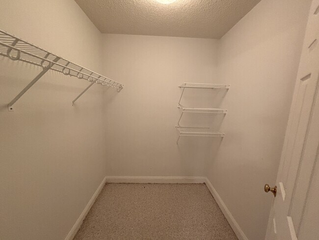Building Photo - 285 Merion Cir