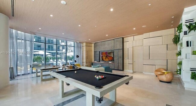 Building Photo - 45 SW 9th St