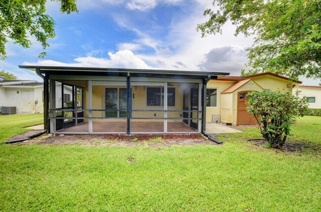 Building Photo - 6347 Country Wood Way