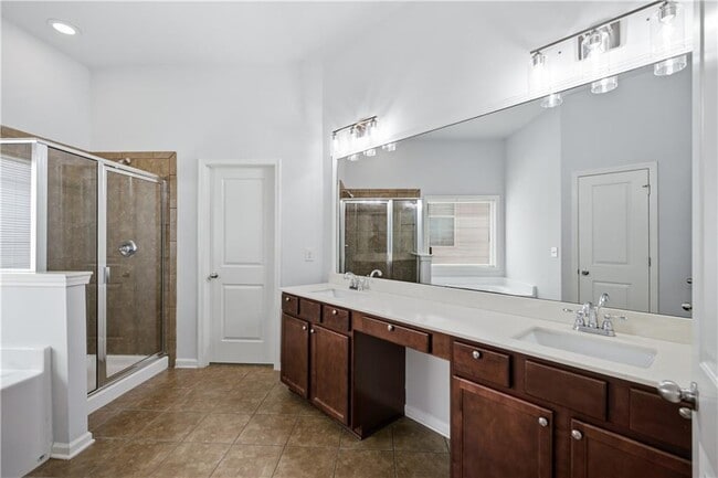 Building Photo - 4960 Ducote Trail