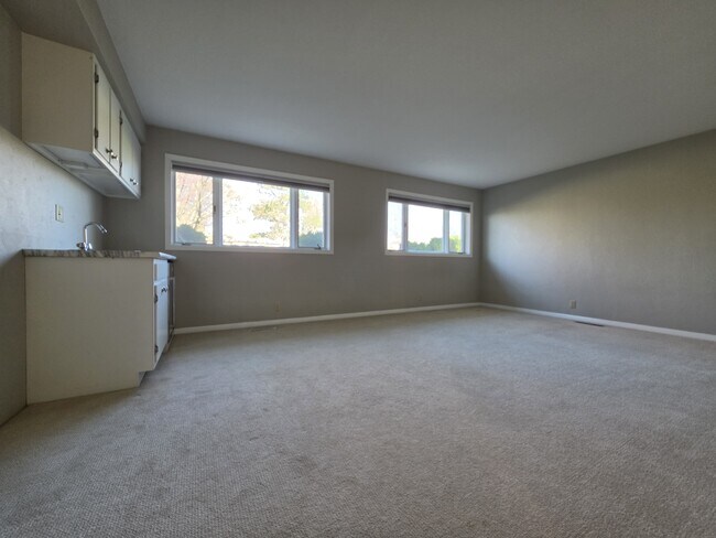 Building Photo - 3835 Lost Valley Rd SE